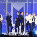 BTSが5冠！K-POP夢のステージ「2021 THE FACT MUSIC AWARDS」Huluで独占配信