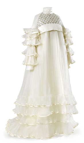 《エミーリエ・フレーゲのドレス》（複製、1909年製作のドレスに基づく） コットンジャージー、シルクタフタ、オーガンザ　前丈：150 cm、後丈：170 cm、袖丈：63 cm　ウィーン・ミュージアム蔵　©Wien Museum / Foto Peter Kainz