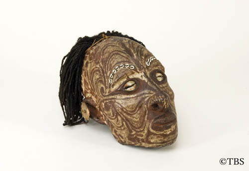 肖像頭蓋骨　頭蓋骨　パプアニューギニア　19世紀　レーマー・ペリツェウス博物館所蔵 ROEMER- UND PELIZAEUS-MUSEUM HILDESHEIM