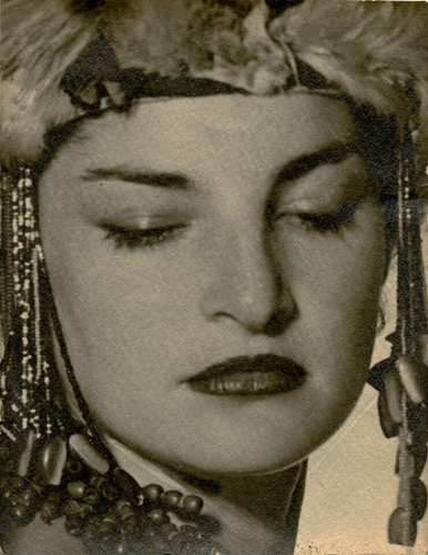 《ジュリエット》（作品集『ジュリエットの50の顔』より）　1943年　ゼラチン・シルバー・プリント（ヴィンテージ）コンタクトシート　個人蔵